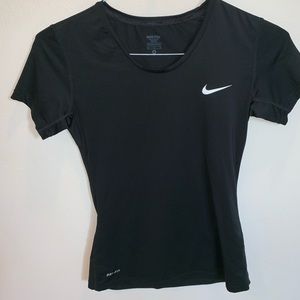 NEVER WORN* Nike pros drifit T-shirt BLACK